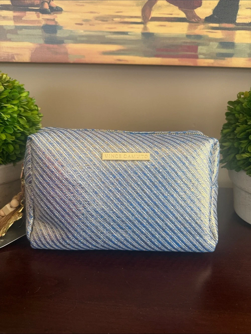 VINCE CAMUTO 💄IRIDESCENT BLUE COSMETIC BAG💄 WITH TASSEL CHARMS 🌟NWT🌟